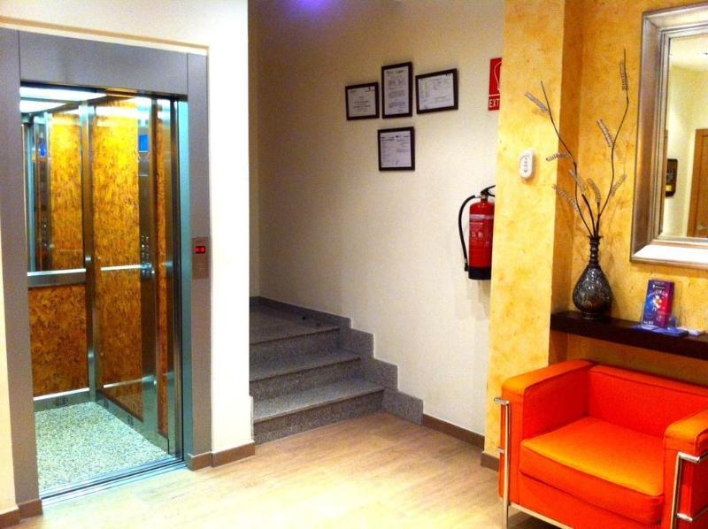 Hostal Granado Μαδρίτη Εξωτερικό φωτογραφία